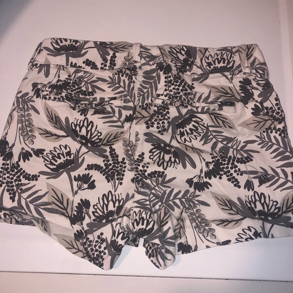 Old Navy shorts - Picture 2 of 2
